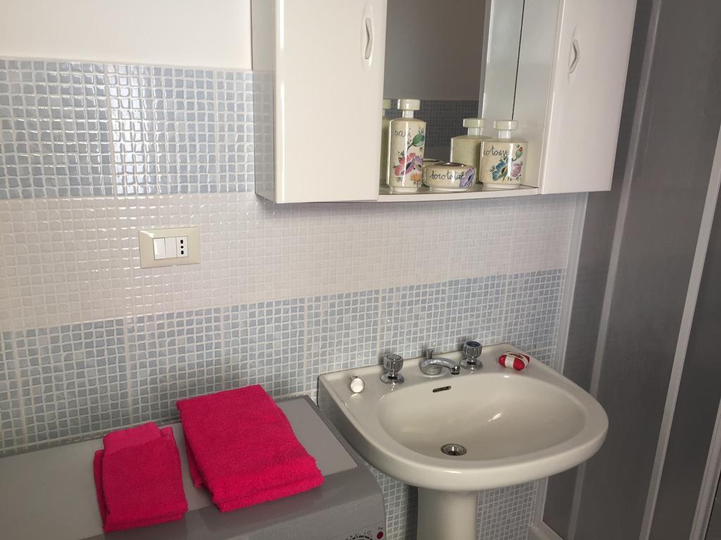 Apartamento Casa Commenda Bríndisi Habitación foto